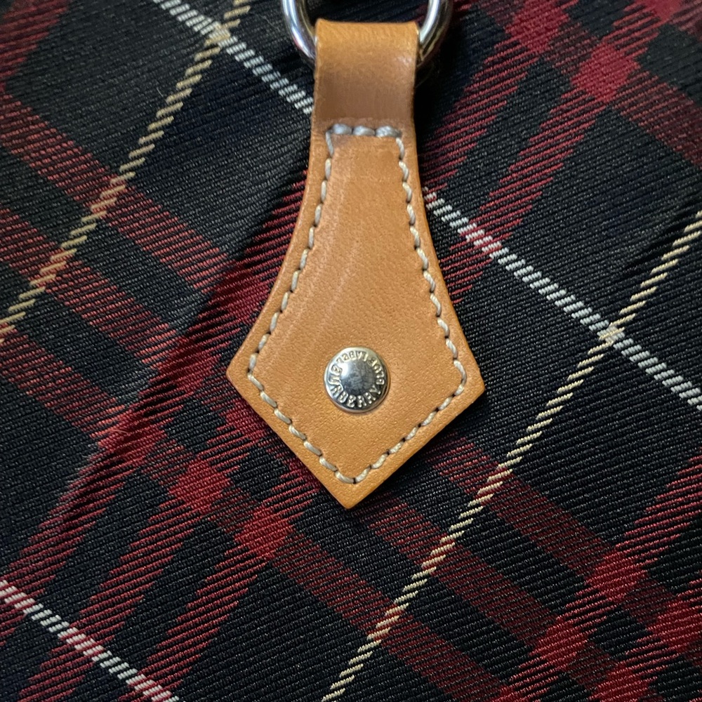 Authentic Burberry tote - Picture 5 of 16